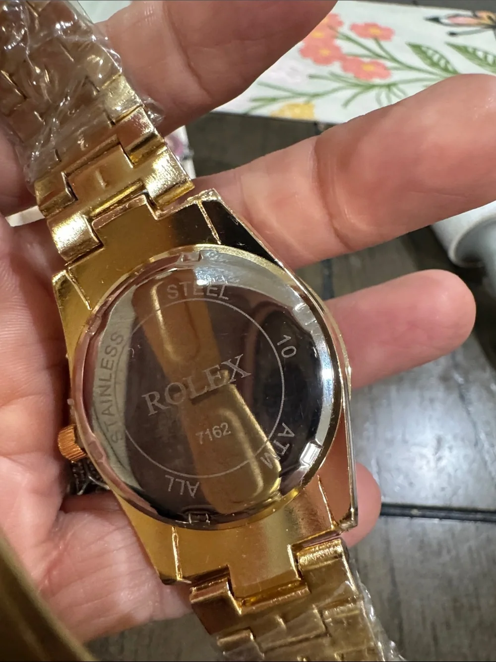 Ro Gold -Tone woman’s Watch with Crystal Accents